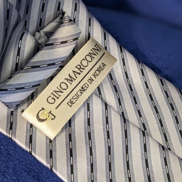 Gino Marconni Handmade Black White and Gray Diagonal Striped Necktie - Picture 2 of 3